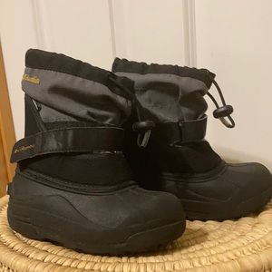 Columbia Boys Boot -size11